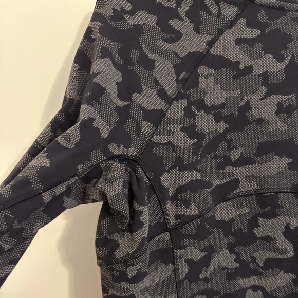 Lululemon women’s camo pullover - Picture 6 of 11